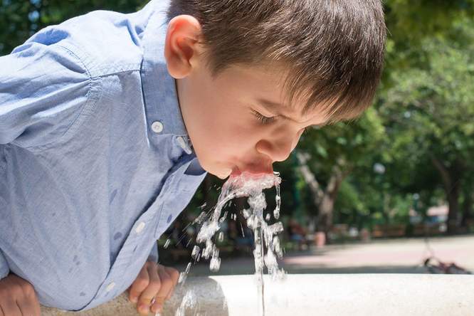 Zitten er gevaarlijke stoffen in ons kraanwater?