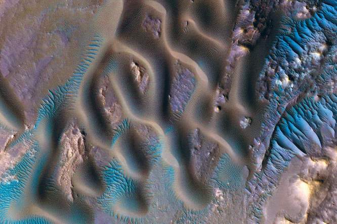 Blauwe duinen op de Rode Planeet