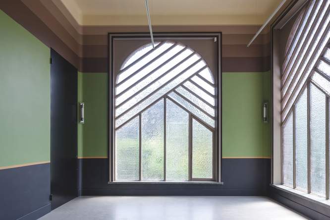 Van pronkstuk tot leermeetmachine: deze bijzondere objecten vind je in het Schoenenmuseum van Izegem 