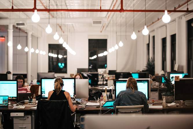 Over kwetsbaarheid en fijnmazigheid: de impact van nieuwe technologieën op kantoorjobs
