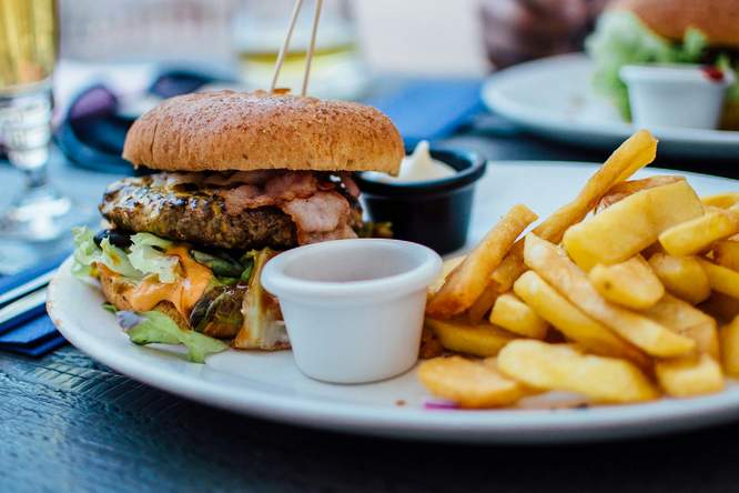 Junkfood verandert al na een week je hersenen