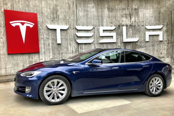 Tesla beloont hackers die wagens binnendringen