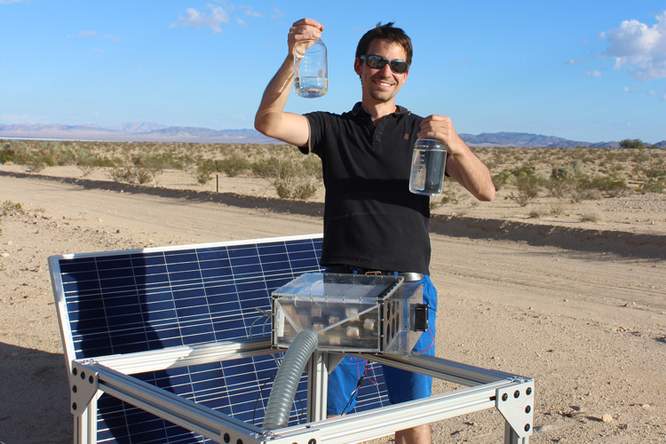 Nieuw apparaat produceert drinkwater in de woestijn